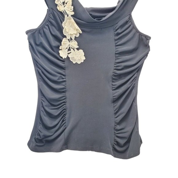 STUDIO Y Shirt Women's Dress Tank Top Gathered Sides, Floral Applique Black Med. - Picture 4 of 6